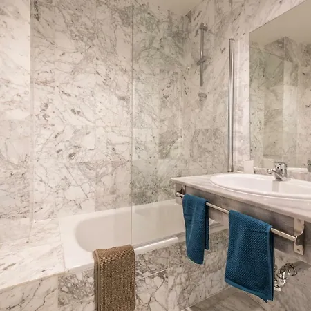 Front In Puerto Banus Apartamento